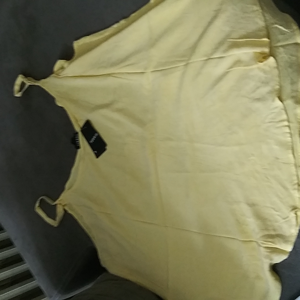 NWT Ava- yellow top torrid